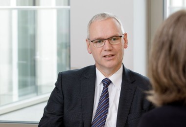 Dr.Stefan Hussy, DGUV-Hauptgeschäftsführer Dr.Stefan Hussy, DGUV-Hauptgeschäftsführer